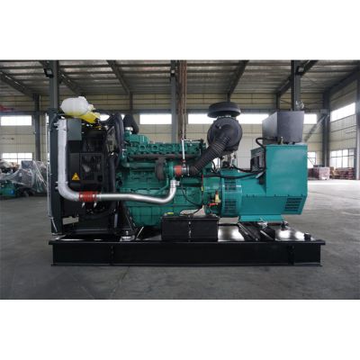 150kw沃爾沃柴油發(fā)電機(jī)組-沃爾沃6缸柴油機(jī)TAD732GE柴油發(fā)電機(jī)組,缸徑/行程：108/130mm,柴油發(fā)電機(jī)組水冷發(fā)動(dòng)機(jī)功率160KW,柴油發(fā)電機(jī)組配套馬拉松斯坦福發(fā)電機(jī)。廠價(jià)直銷歡迎選購：13773399855。