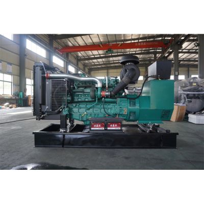 120kw沃爾沃柴油發(fā)電機(jī)組-沃爾沃6缸柴油機(jī)TAD731GE柴油發(fā)電機(jī)組,缸徑/行程：108/130mm,柴油發(fā)電機(jī)組水冷發(fā)動(dòng)機(jī)功率133KW,柴油發(fā)電機(jī)組配套馬拉松斯坦福發(fā)電機(jī)。廠價(jià)直銷歡迎選購：13773399855。