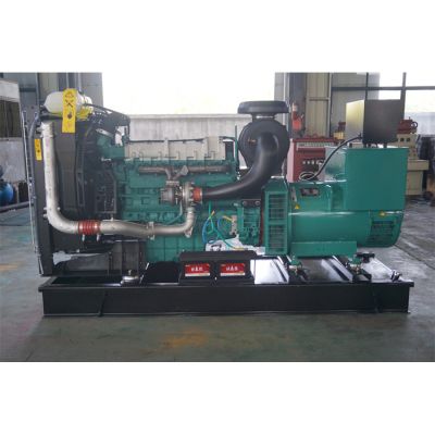200kw沃爾沃柴油發(fā)電機(jī)組-沃爾沃6缸柴油機(jī)TAD734GE柴油發(fā)電機(jī)組,缸徑/行程：108/130mm,柴油發(fā)電機(jī)組水冷發(fā)動(dòng)機(jī)功率222KW,柴油發(fā)電機(jī)組配套馬拉松斯坦福發(fā)電機(jī)。廠價(jià)直銷歡迎選購：13773399855。